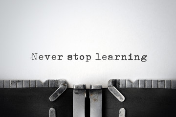 乒乓球正手平击发球的要点是什么？