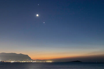 张怡宁和邓亚萍谁更厉害？