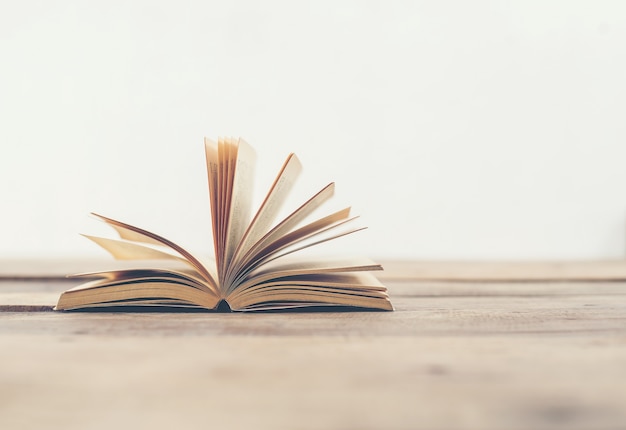 张怡宁和邓亚萍谁更厉害？